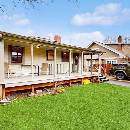 Beaumont Bungalow ポートランド エクステリア 写真