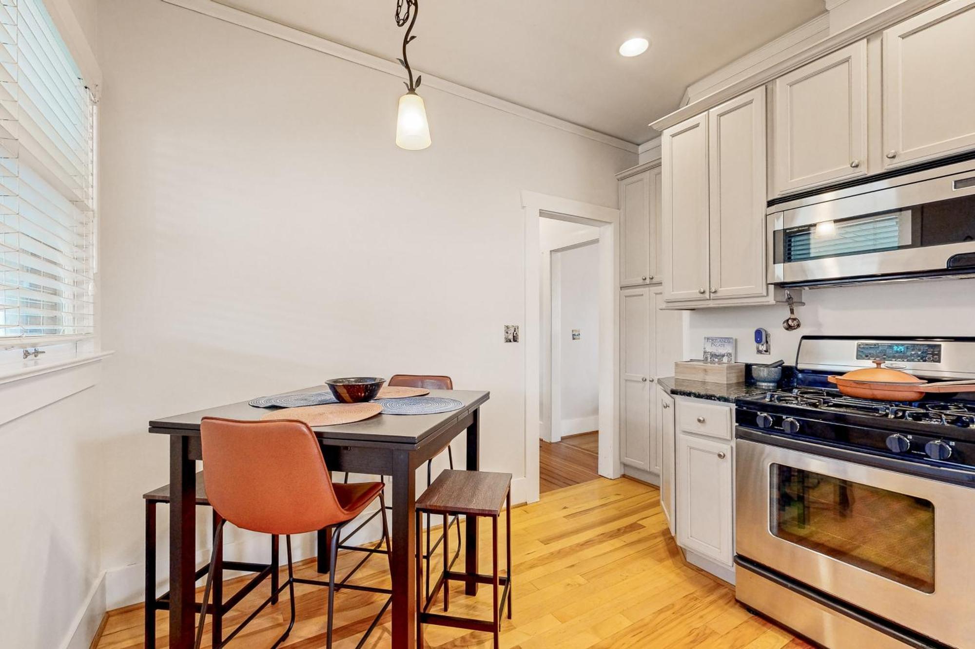 Beaumont Bungalow ポートランド エクステリア 写真