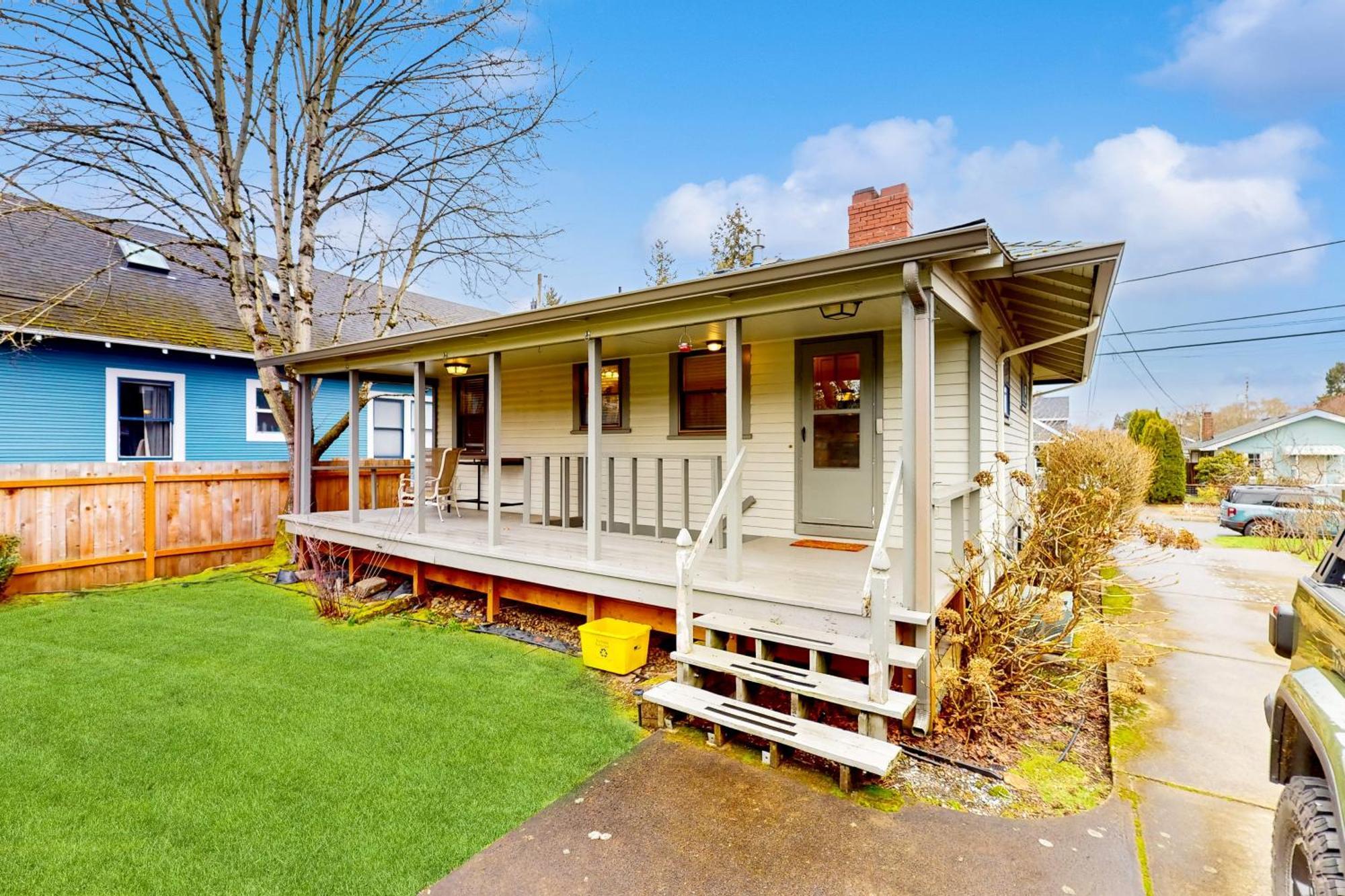Beaumont Bungalow ポートランド エクステリア 写真