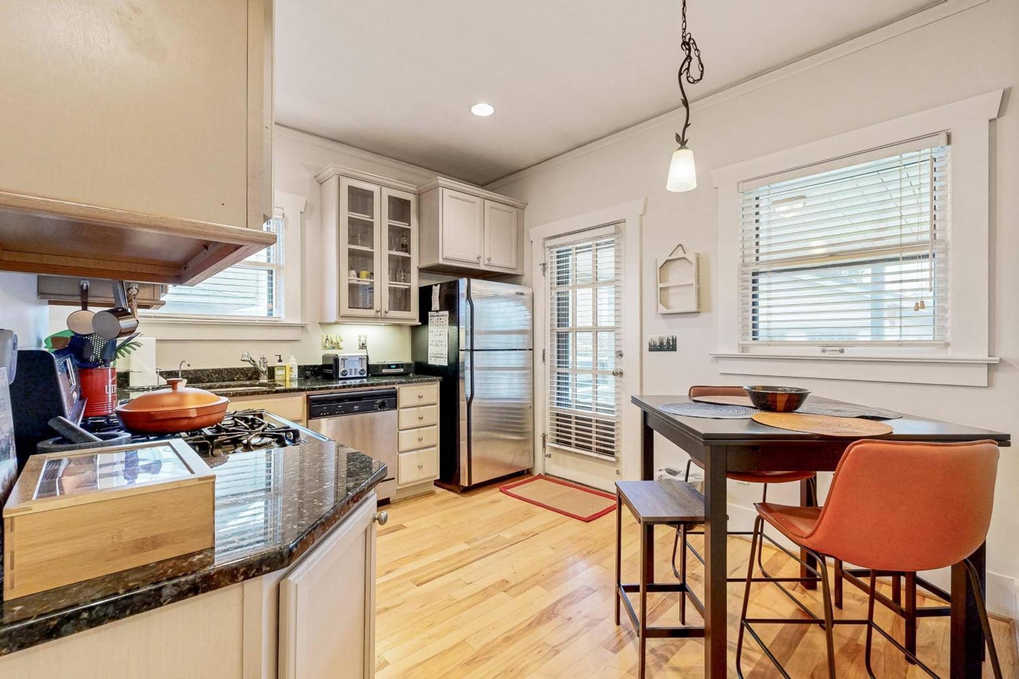 Beaumont Bungalow ポートランド エクステリア 写真