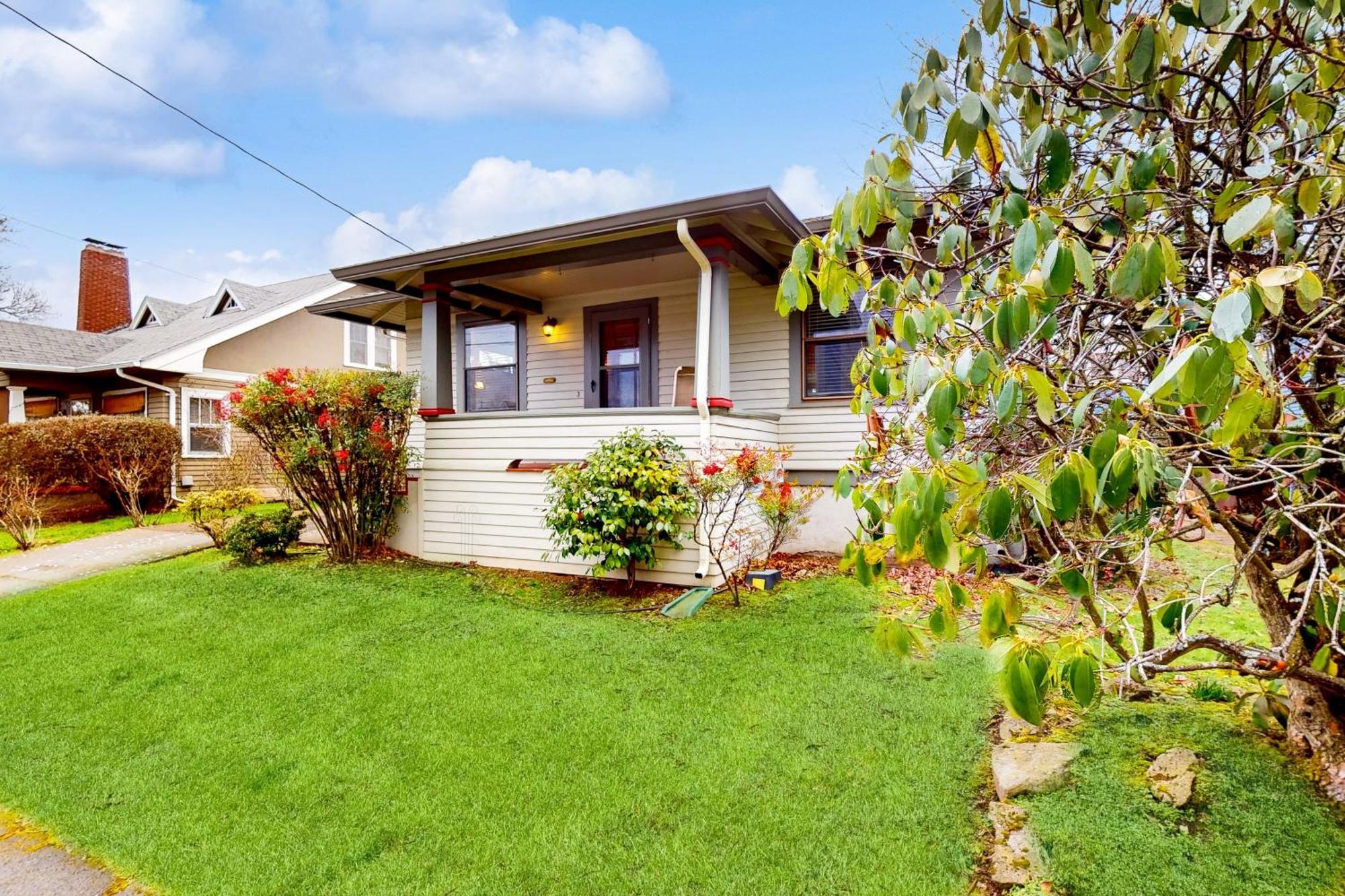 Beaumont Bungalow ポートランド エクステリア 写真